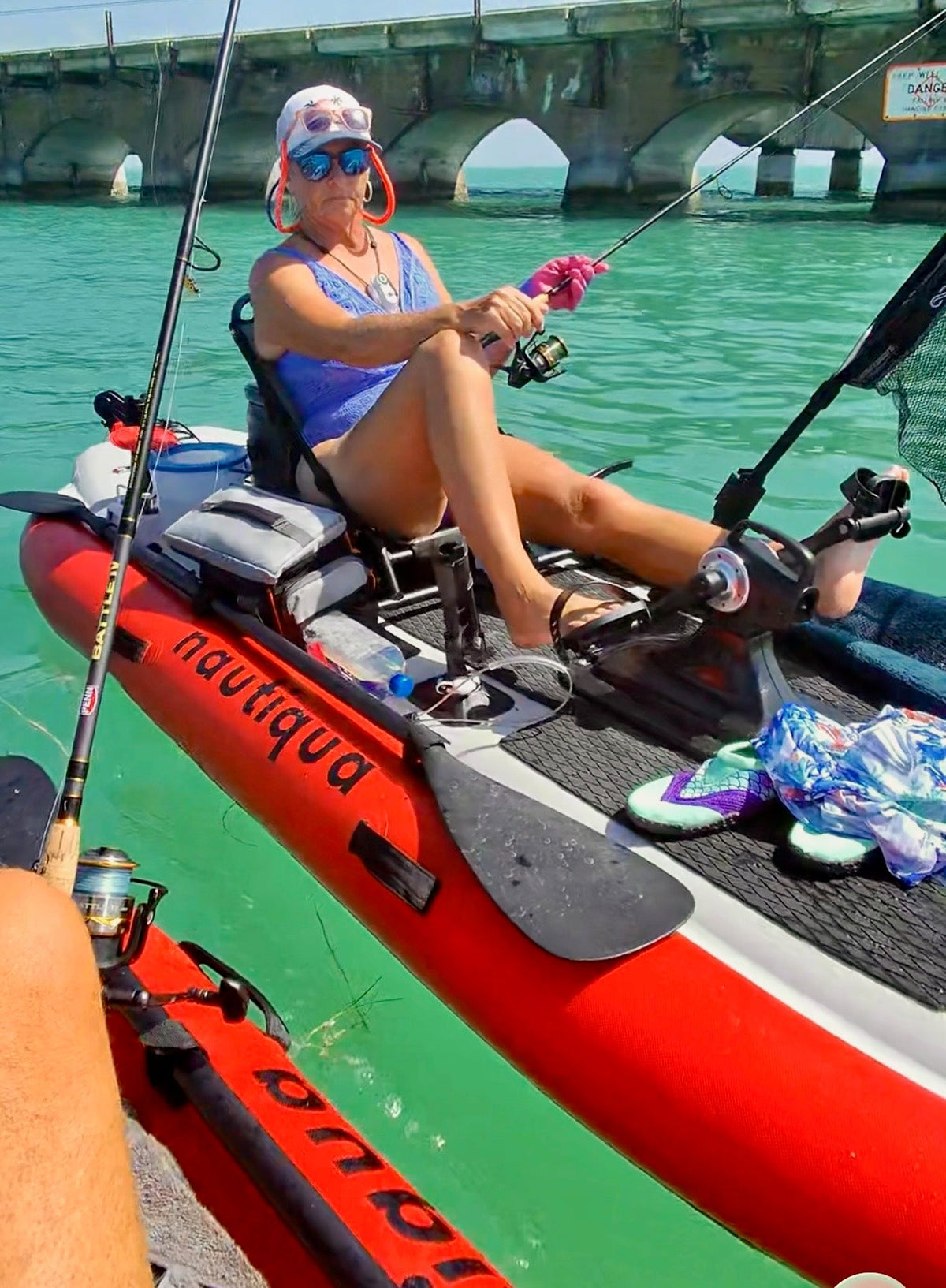 Nautiqua | ARUBA | Deluxe Paddleboard Fishing Pedal Kayak | Red – view 2